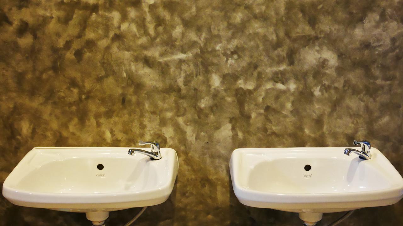 Amity Poshtel Hostel Krabi Bagian luar foto