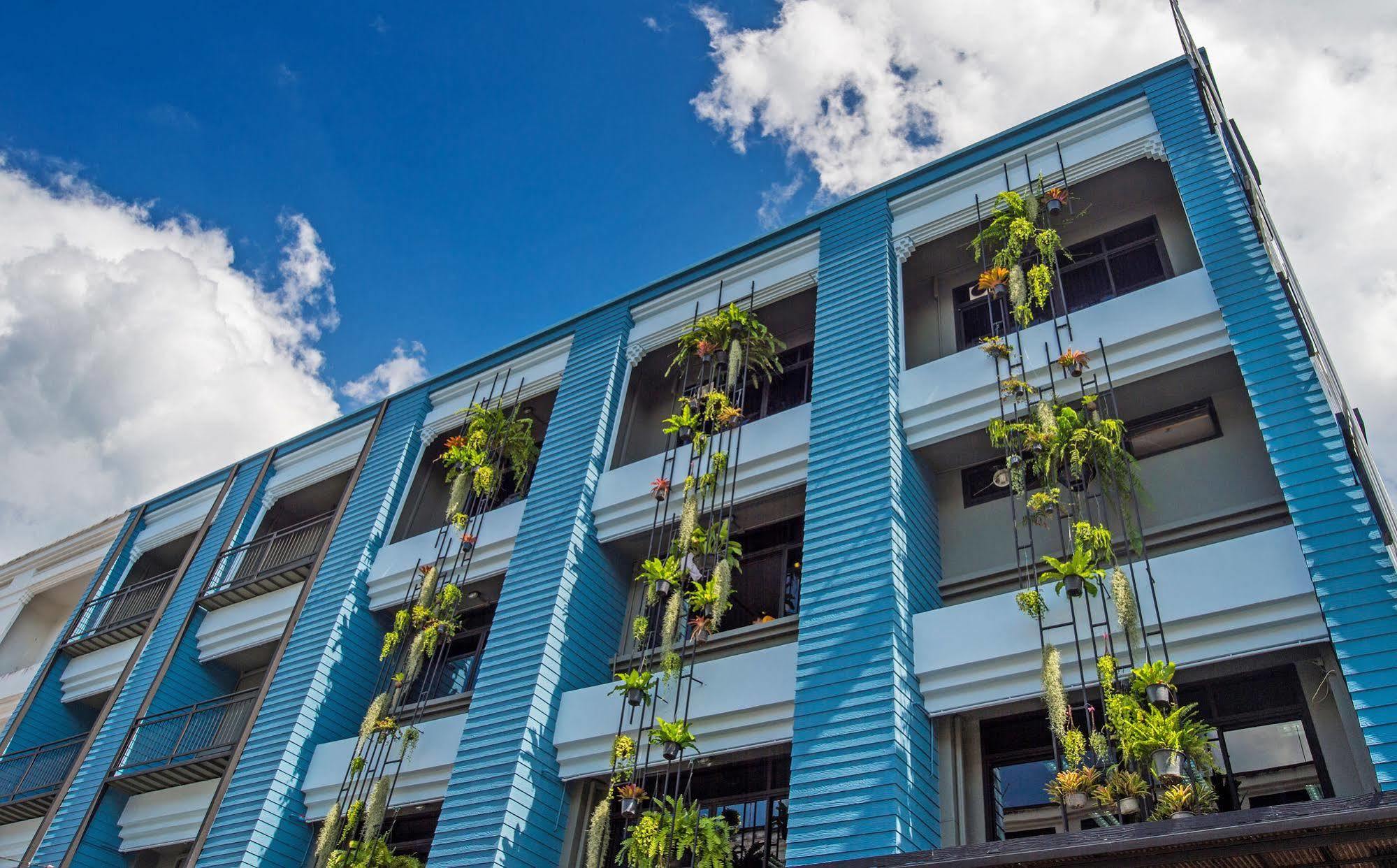 Amity Poshtel Hostel Krabi Bagian luar foto