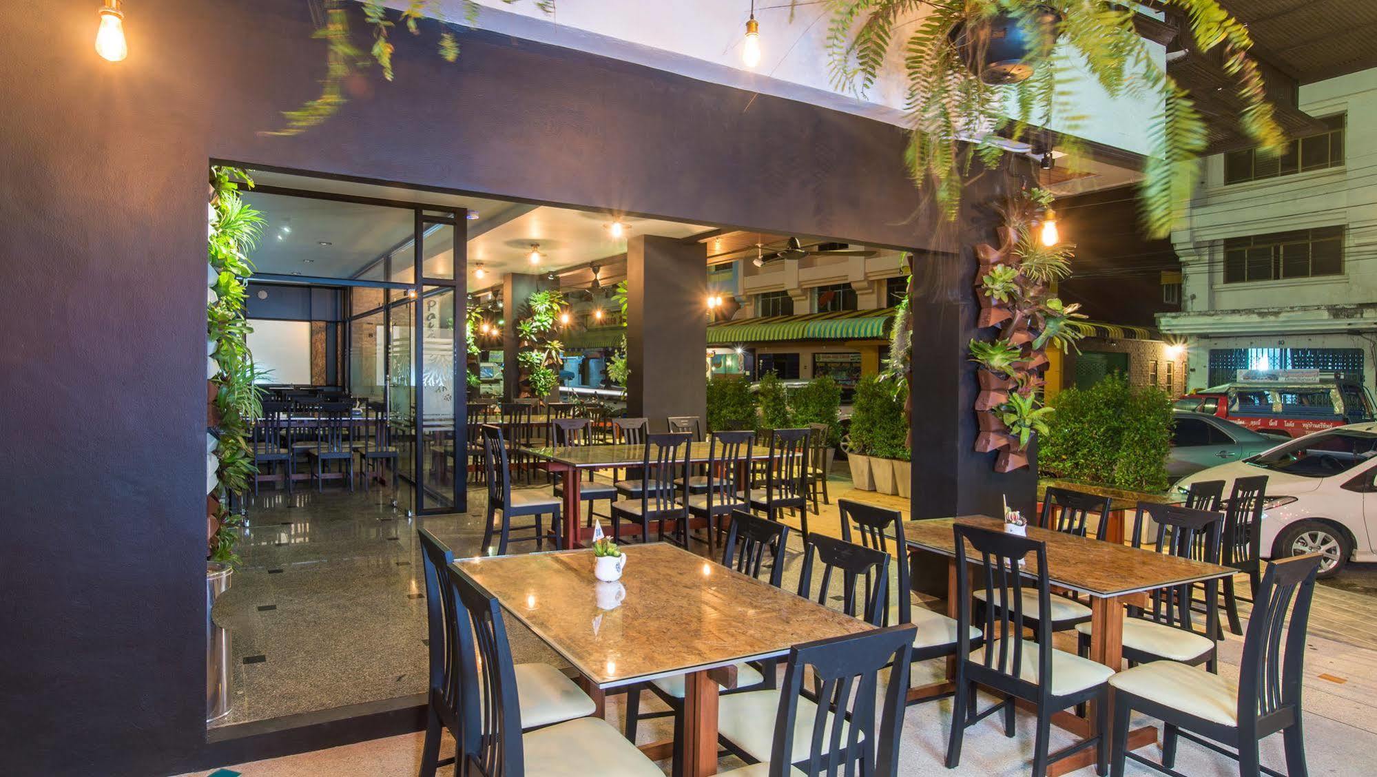Amity Poshtel Hostel Krabi Bagian luar foto