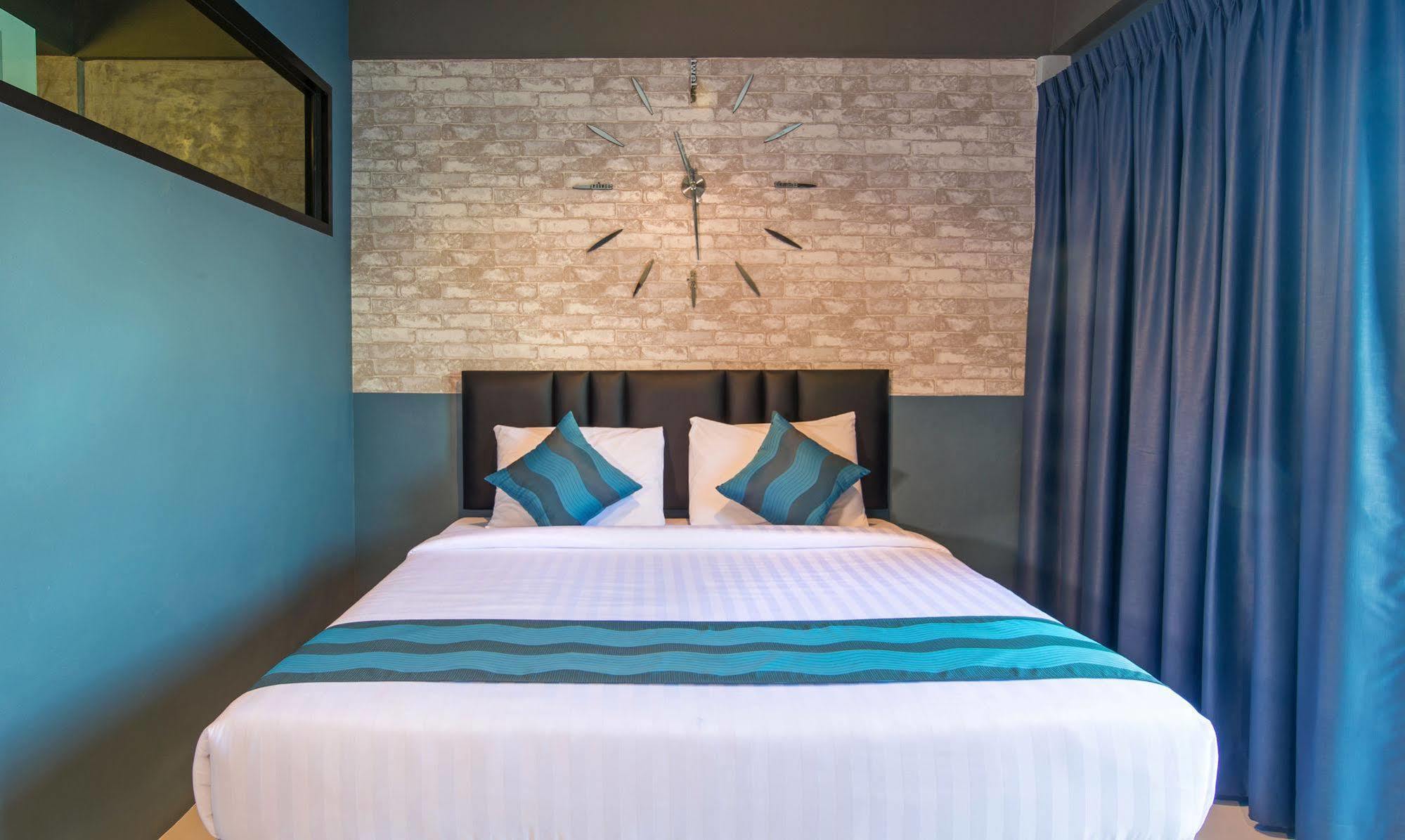 Amity Poshtel Hostel Krabi Bagian luar foto