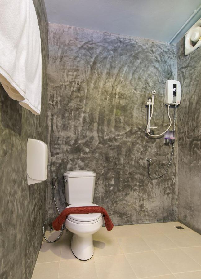 Amity Poshtel Hostel Krabi Bagian luar foto